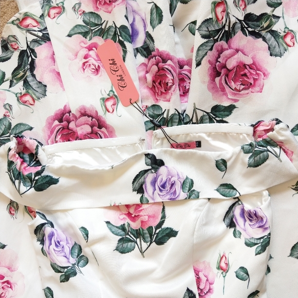 🍒EUC🍒 CHI CHI LONDON WHITE FLORAL HIGH LOW DRESS - Picture 8 of 8
